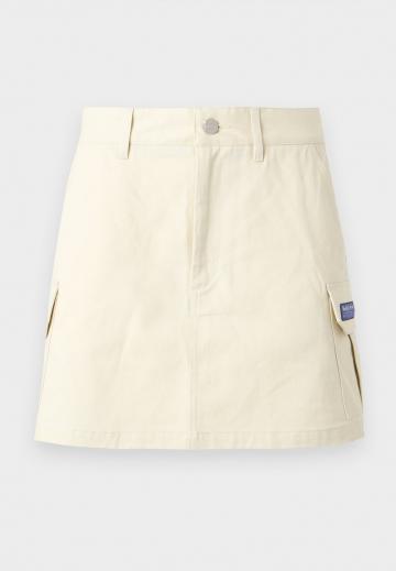 Юбка с накладными карманами