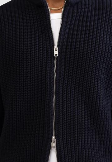 Вязаная кофта