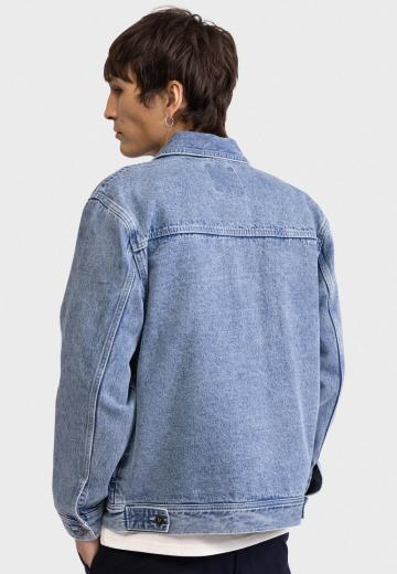 Джинсовая куртка