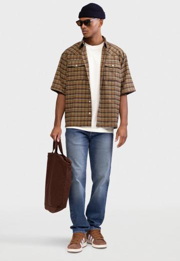 Прямые джинсы