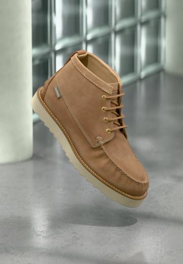 Ботинки на шнуровке
