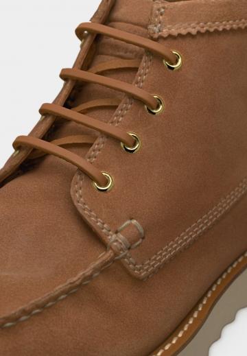Ботинки на шнуровке