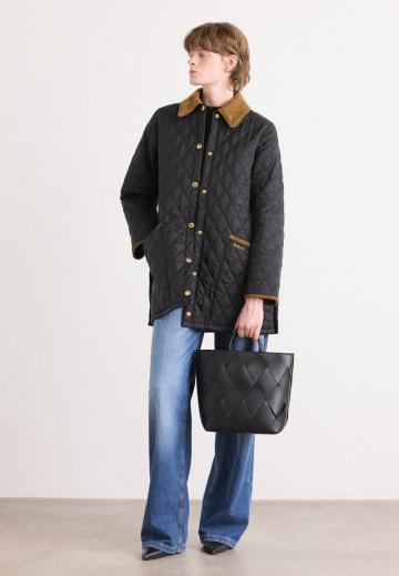 Короткое пальто