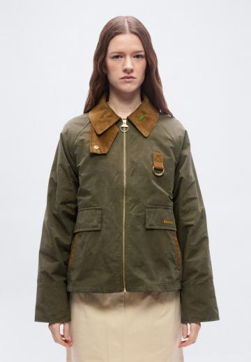 Куртка с накладнымит карманами