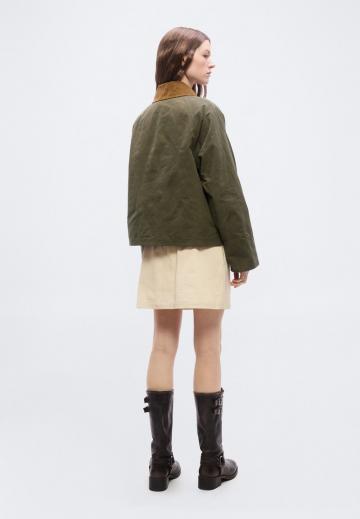 Куртка с накладнымит карманами