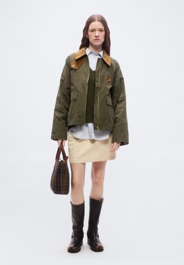 Куртка с накладнымит карманами