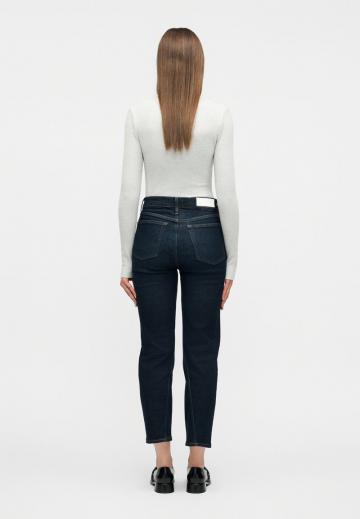 Короткие джинсы