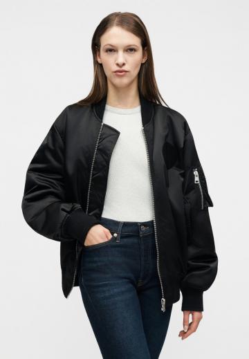 Короткие джинсы