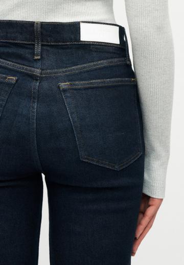 Короткие джинсы