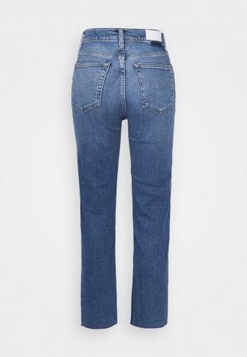 Прямые джинсы