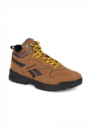 Спортивные сапоги