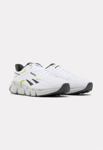 Походные кроссовки