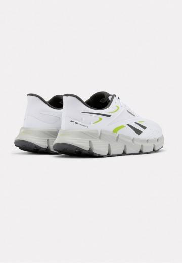 Походные кроссовки