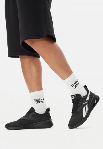 Походные кроссовки