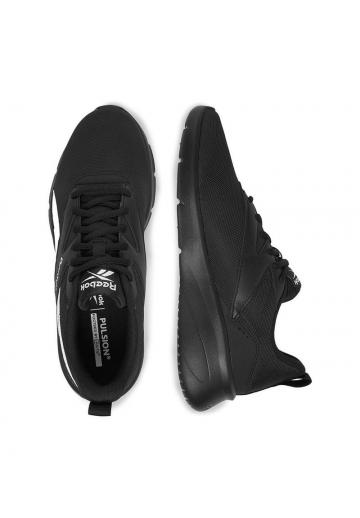 Походные кроссовки