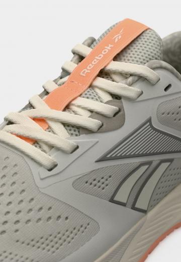 Тренировочные кроссовки