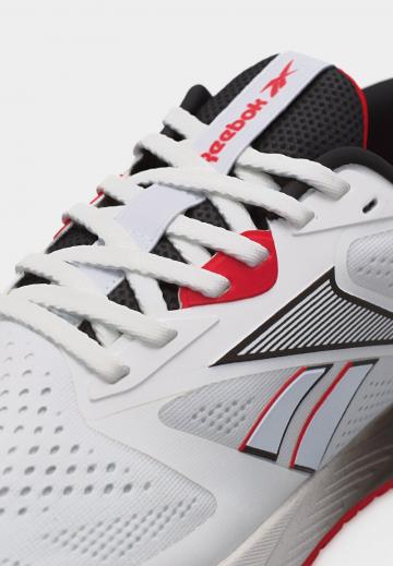 Тренировочные кроссовки