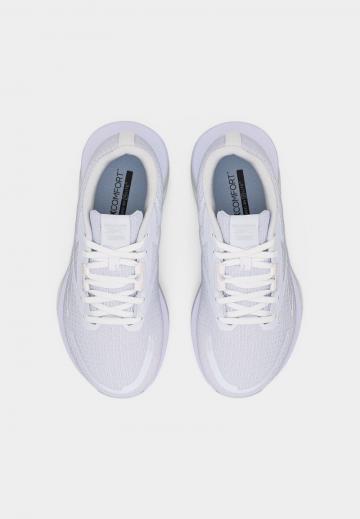 Тренировочные кроссовки