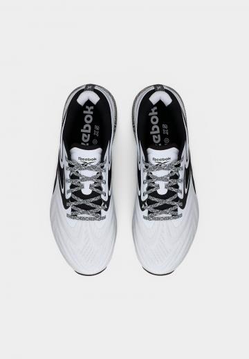 Тренировочные кроссовки