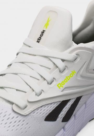 Тренировочные кроссовки