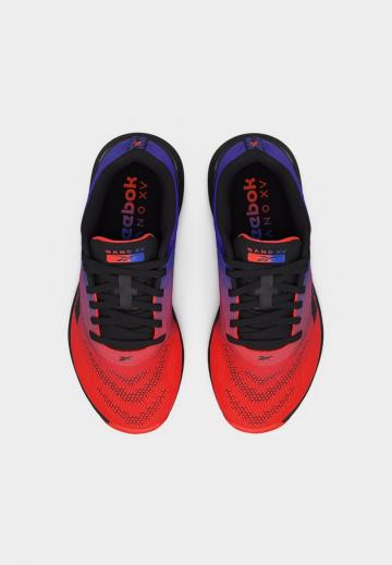 Тренировочные кроссовки