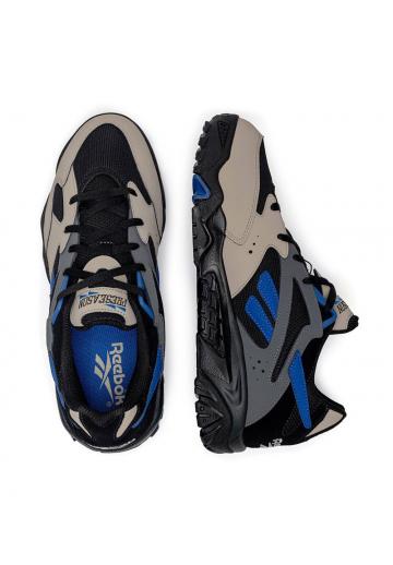 Походные кроссовки