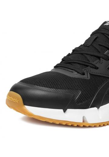 Походные кроссовки