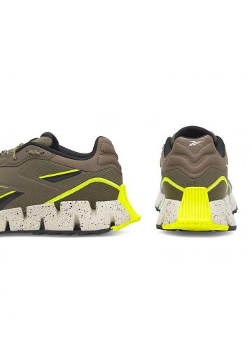 Походные кроссовки