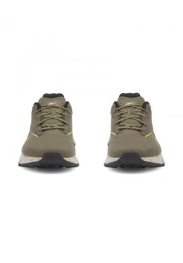 Походные кроссовки