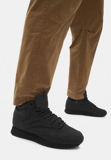 Тренировочные кроссовки