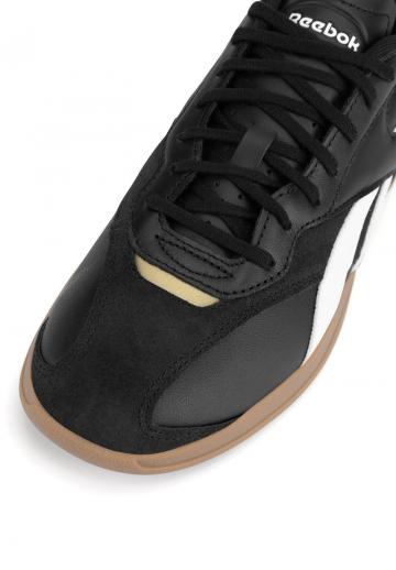 Походные кроссовки