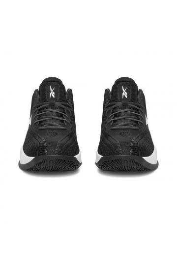 Походные кроссовки