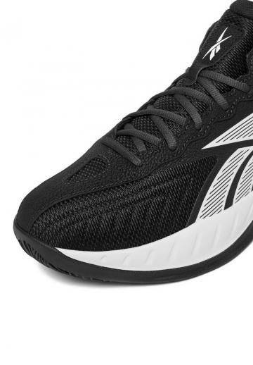 Походные кроссовки