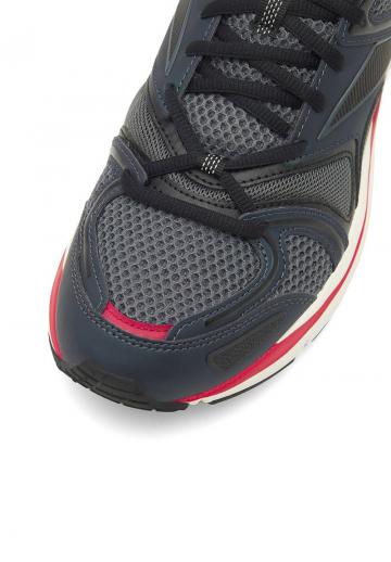 Тренировочные кроссовки