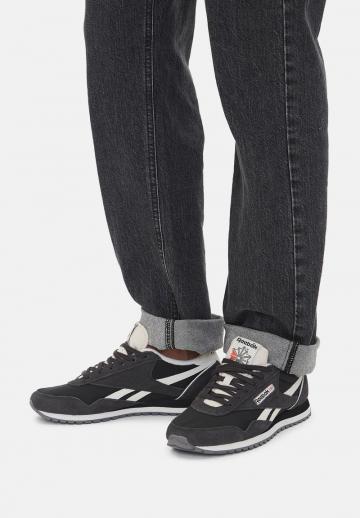 Тренировочные кроссовки