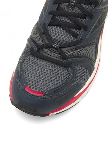 Тренировочные кроссовки