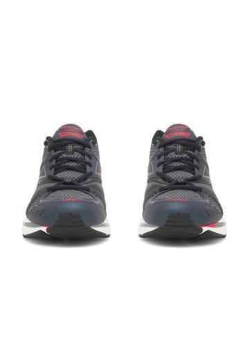 Тренировочные кроссовки