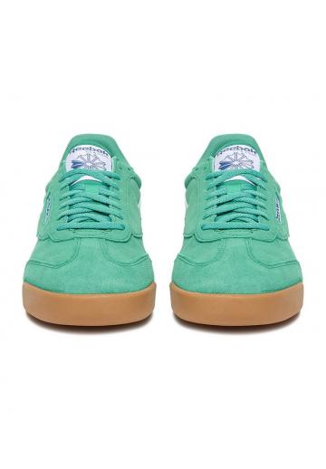 Походные кроссовки