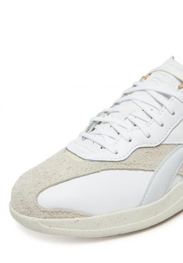 Походные кроссовки