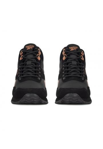 Спортивные сапоги