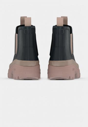 Резиновые сапоги