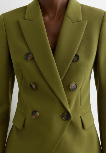 Блейзер с накладными карманами