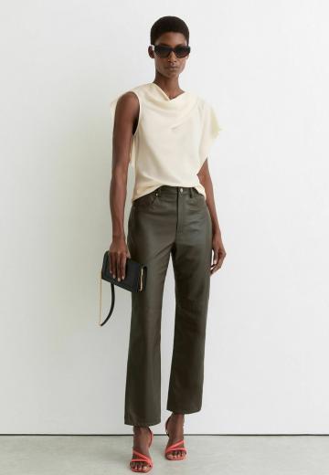 Блузка без рукавов