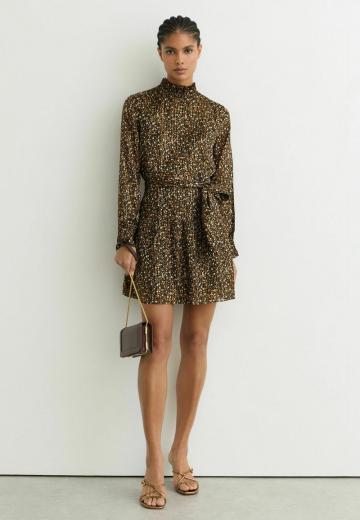 Короткое платье