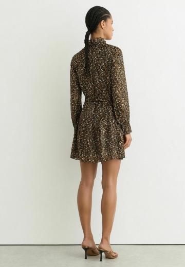 Короткое платье