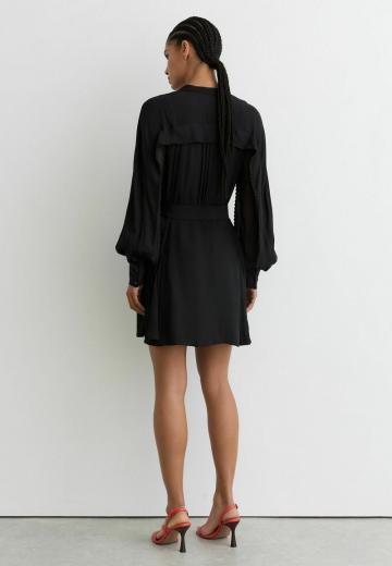 Короткое платье