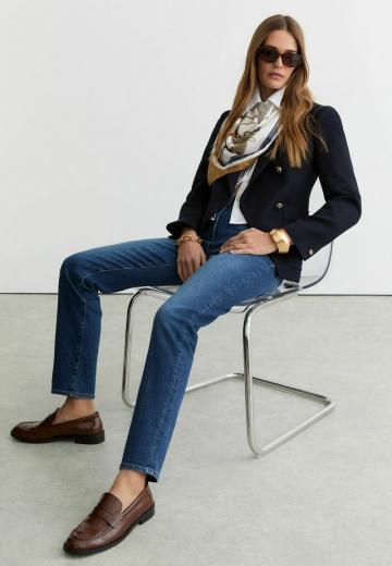 Прямые джинсы