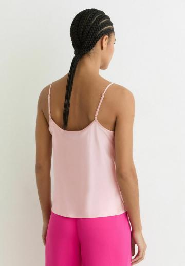 Топ на бретельках