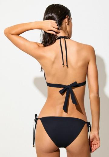 Треугольное бикини