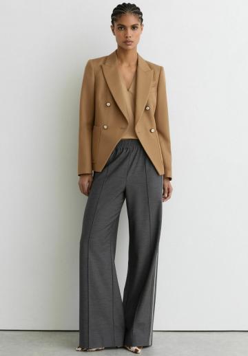 Блейзер с накладными карманами